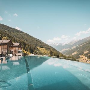 Boutique Hotel und Chalets Bergwiesenglück